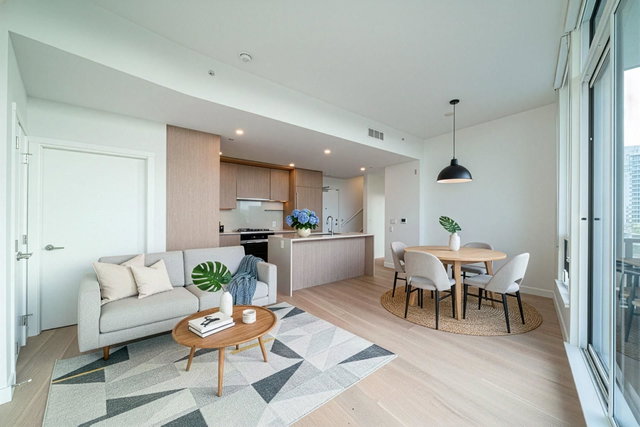 606 - 5212 Cambie Street