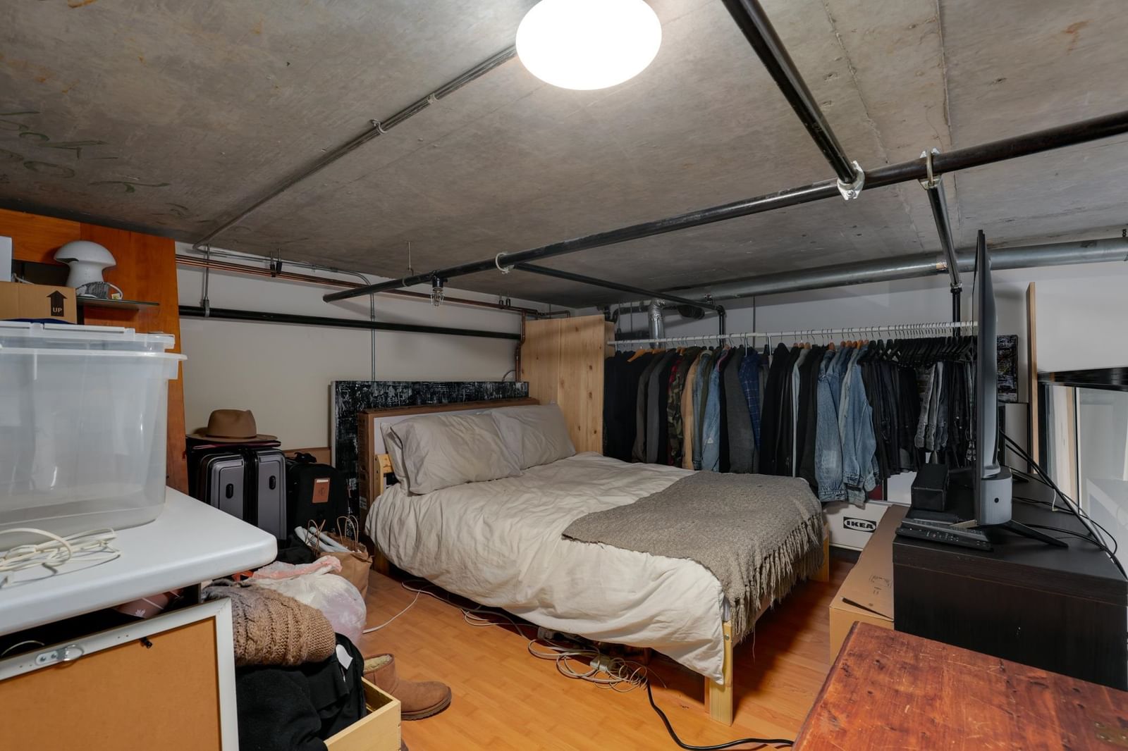 Listing Image 16
