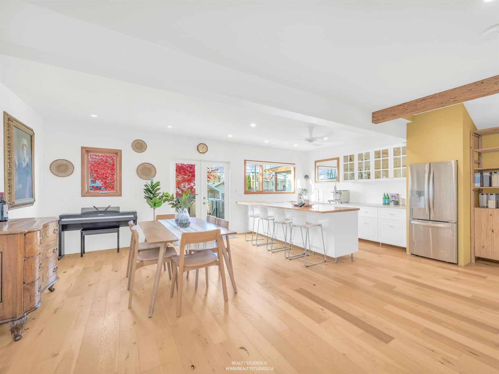 Listing Image 9