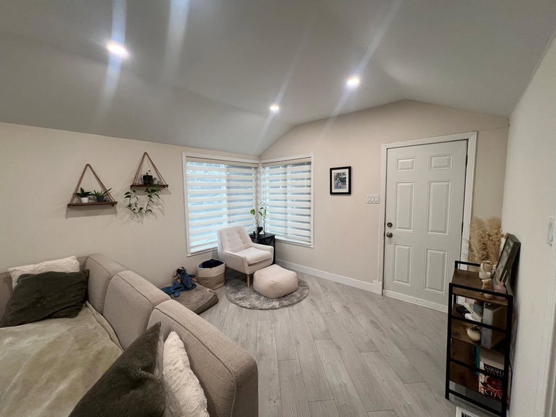 560 Springer Avenue, Burnaby, V5B 3K7 | Image 2