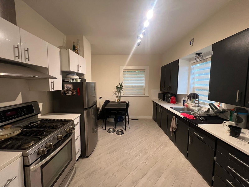 560 Springer Avenue, Burnaby, V5B 3K7 | Image 3