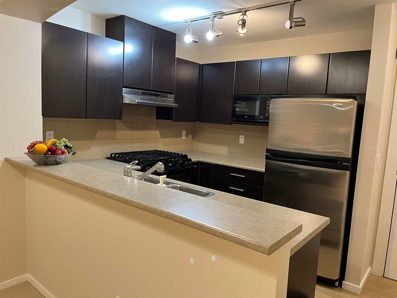 409 - 9319 University Crescent, Burnaby, V5A 4Y5 | Image 3