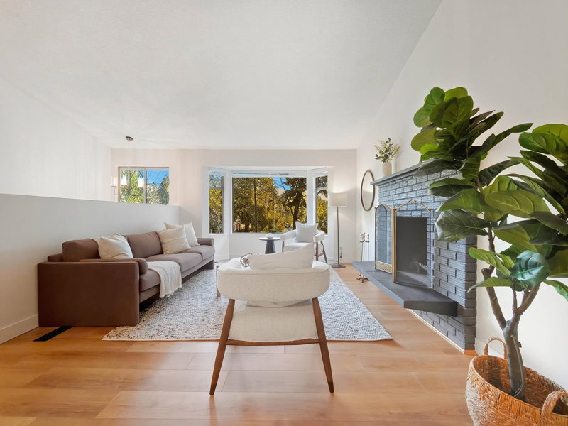 1777 Caledonia Avenue, North Vancouver, V7G 1T5 | Image 2