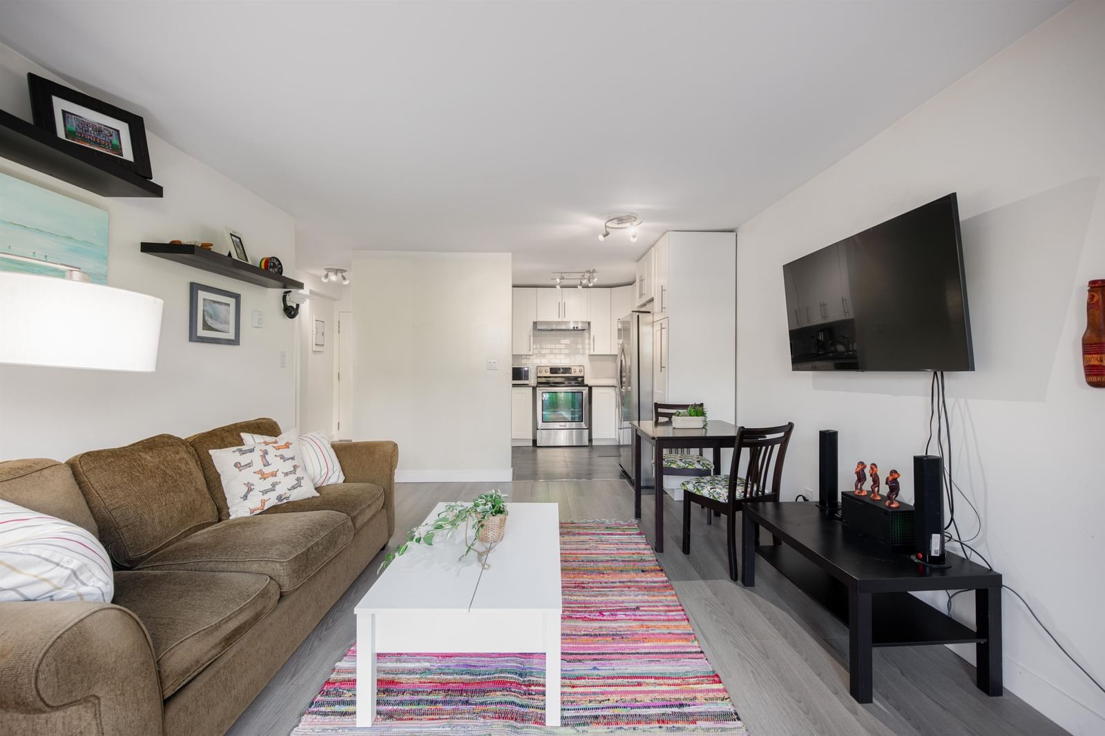 Listing Image 10