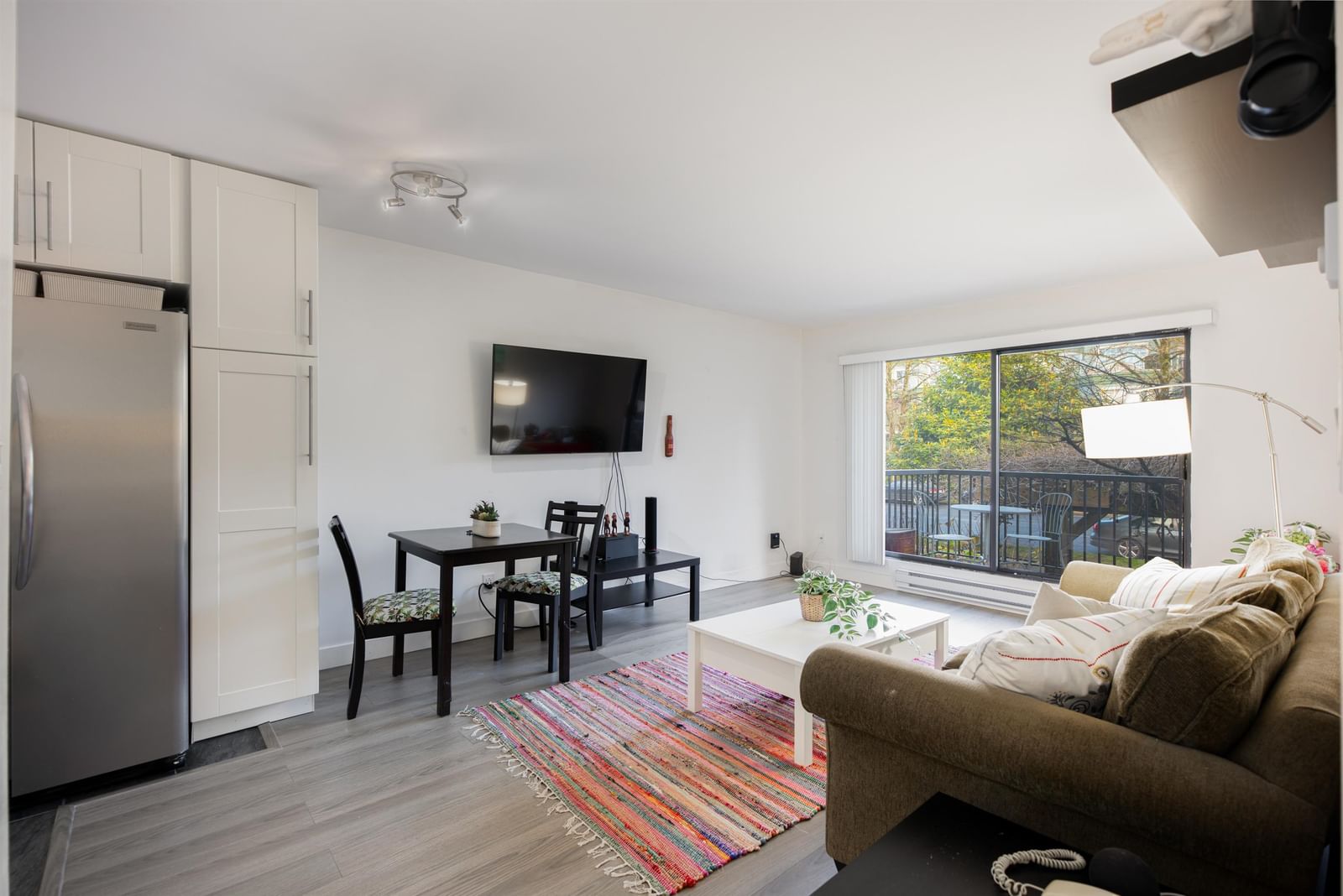 Listing Image 5