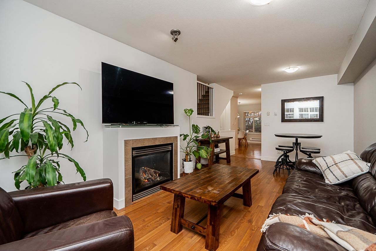 Listing Image 17