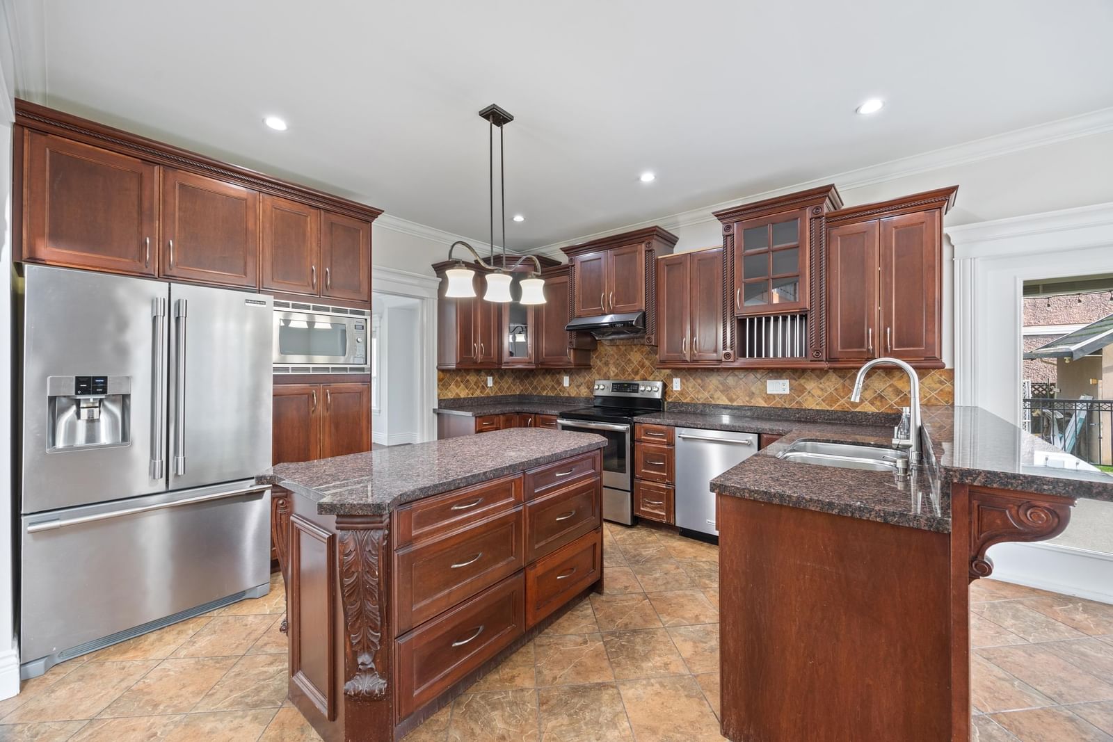 Listing Image 12