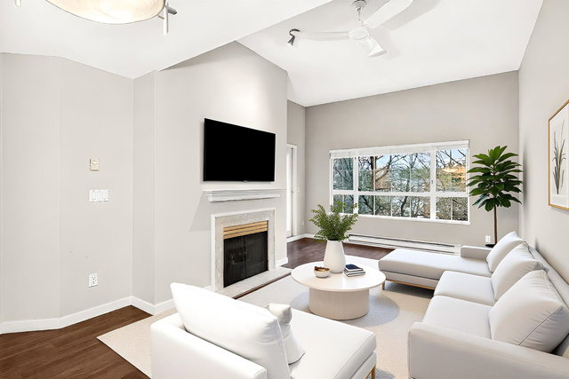 407 - 2970 Princess Crescent