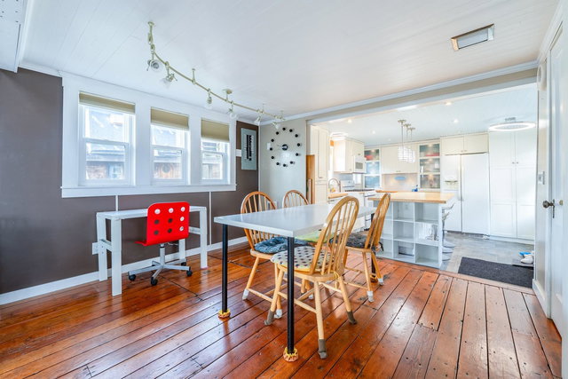 12 - 23080 Dyke Road