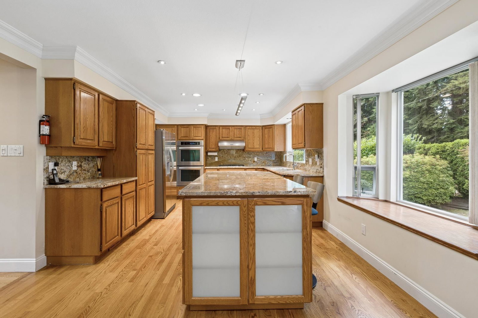 Listing Image 10