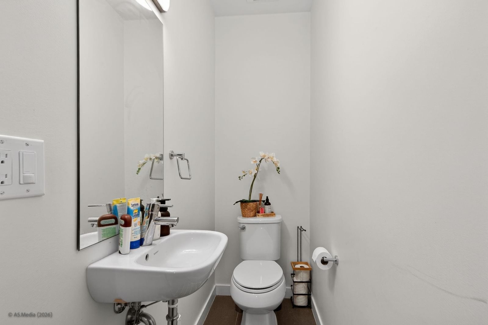 Listing Image 9