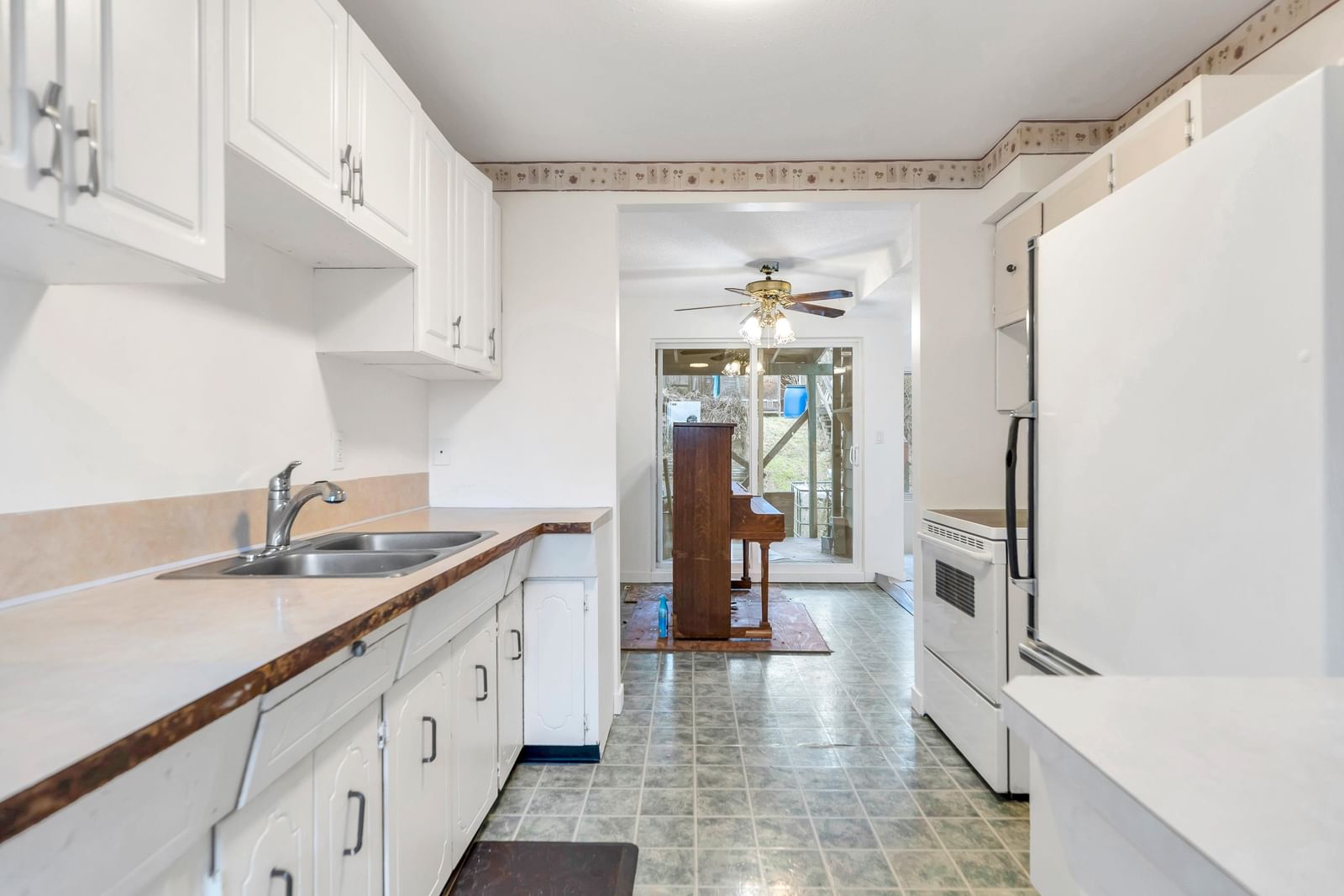 Listing Image 13