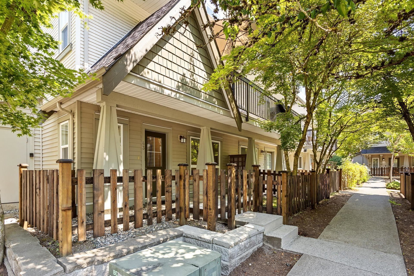 Listing Image 3