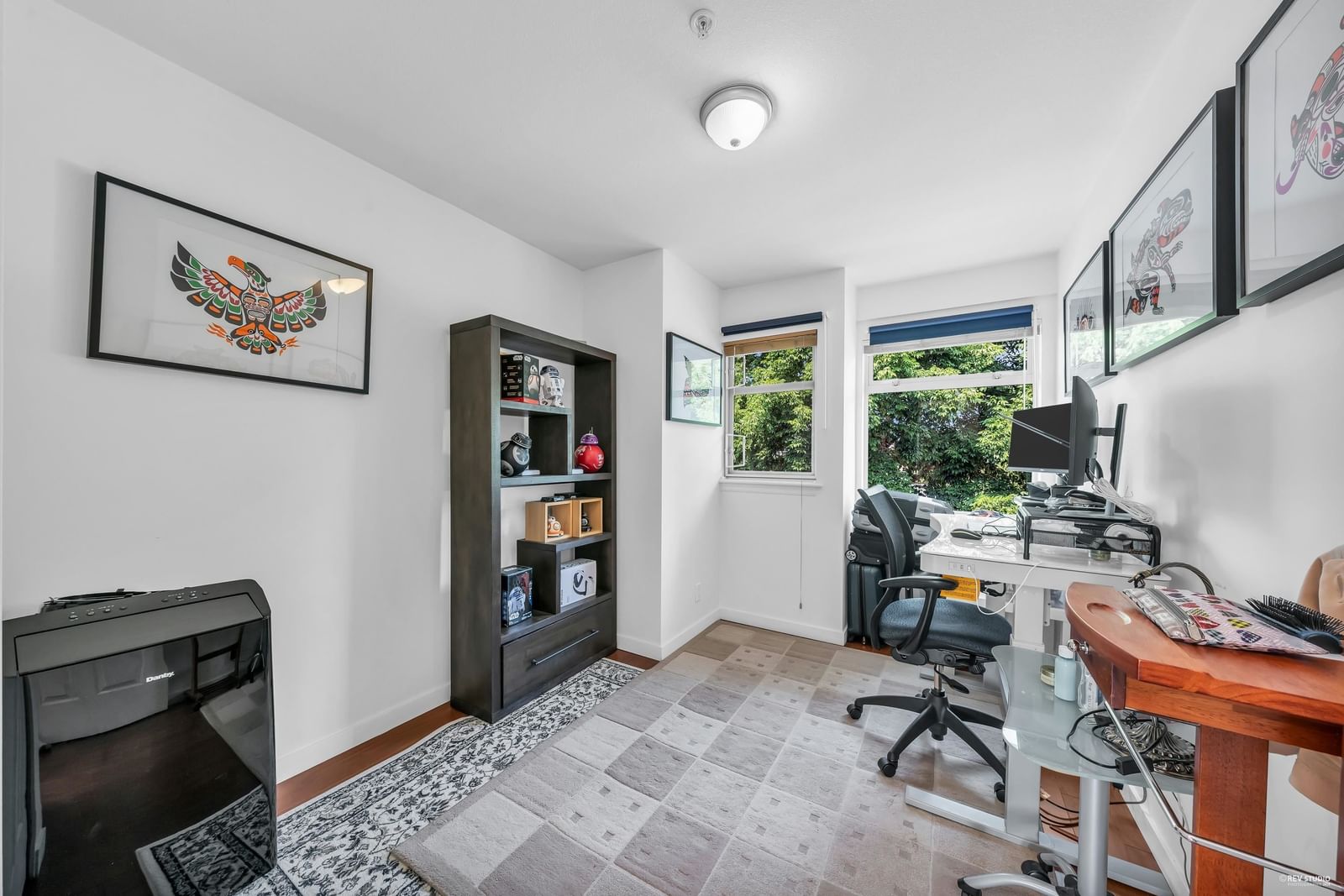 Listing Image 11