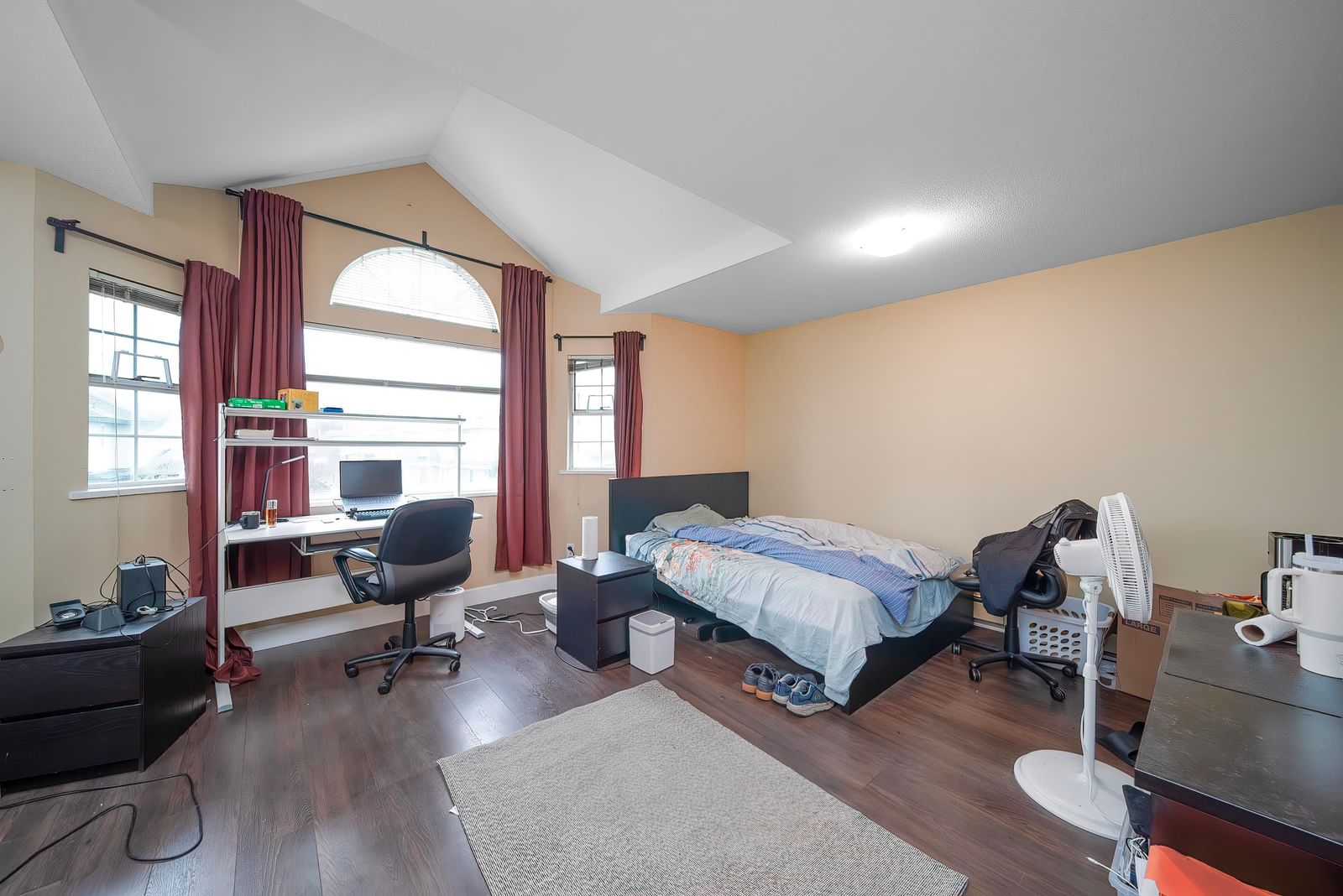 Listing Image 16