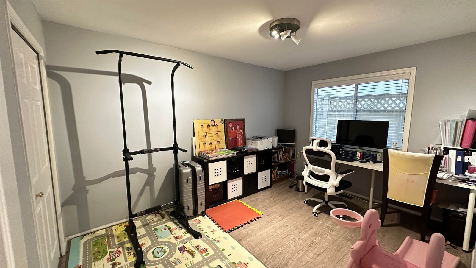 Listing Image 5