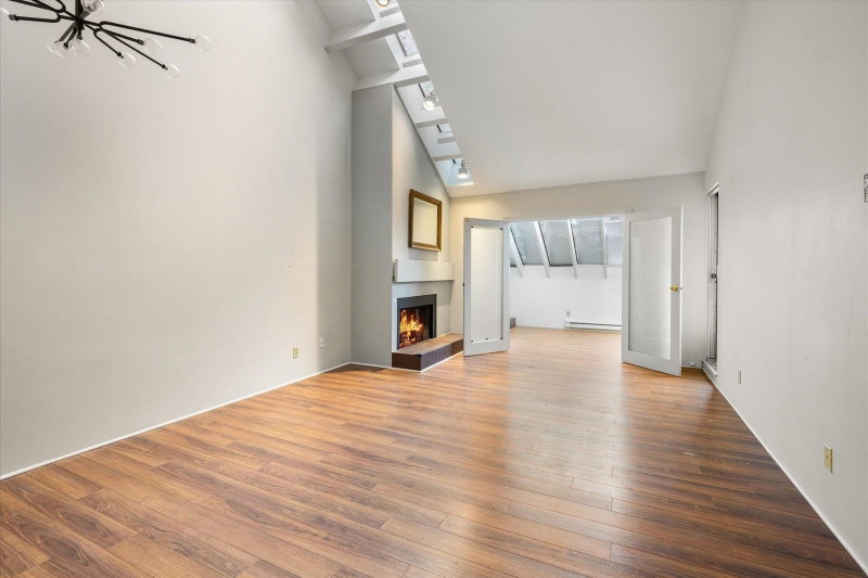 15 - 4211 Sunshine Place