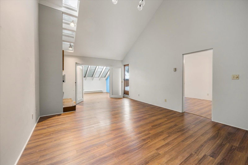 15 - 4211 Sunshine Place