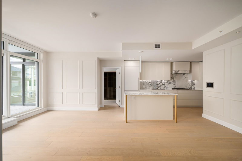 303 - 3668 10th Avenue, Vancouver, V6R 0G4 | Image 2