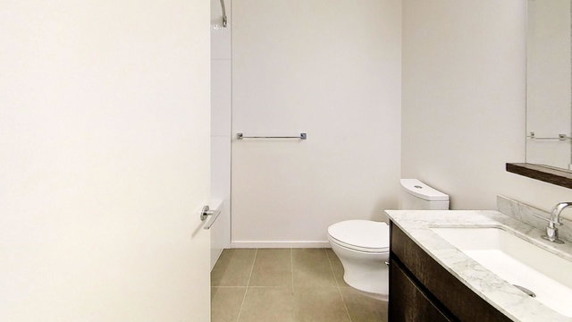 5xx - 7788 Ackroyd Road