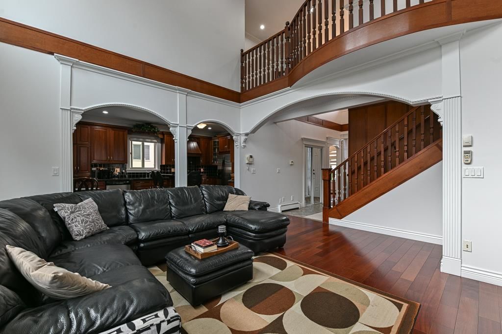 Listing Image 8