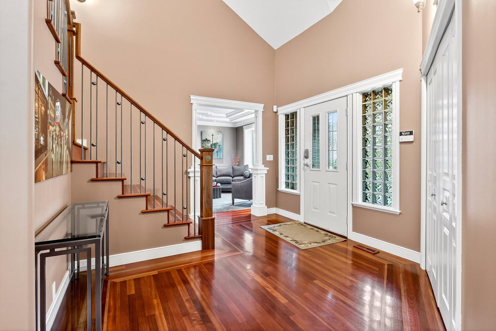 Listing Image 4