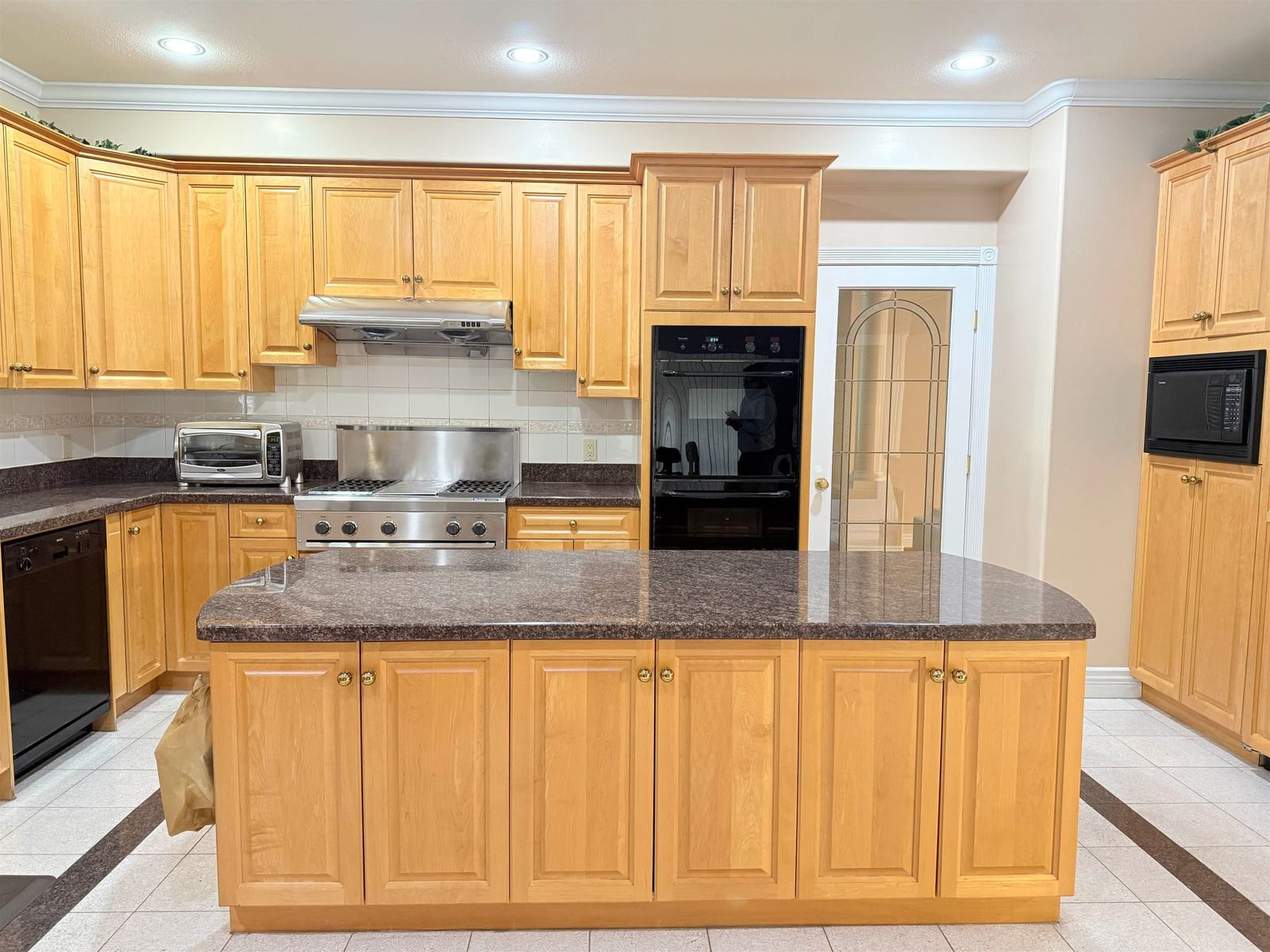 Listing Image 12