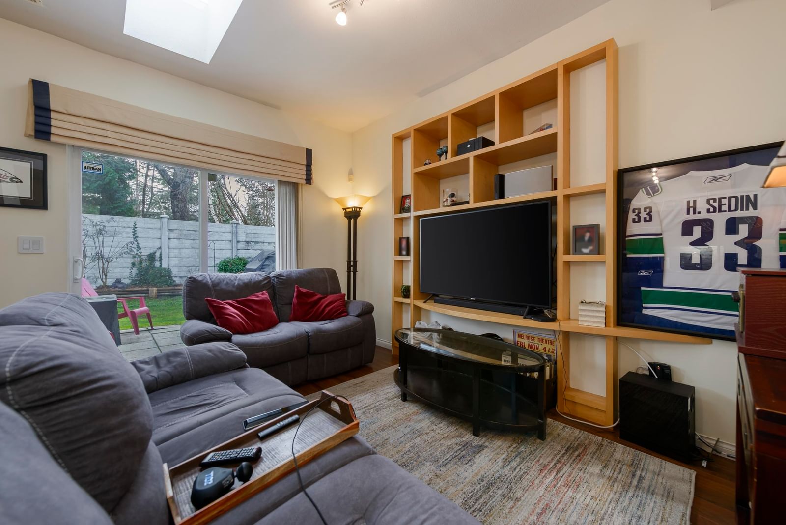 Listing Image 9