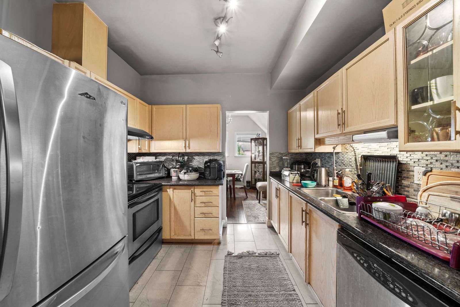 Listing Image 11
