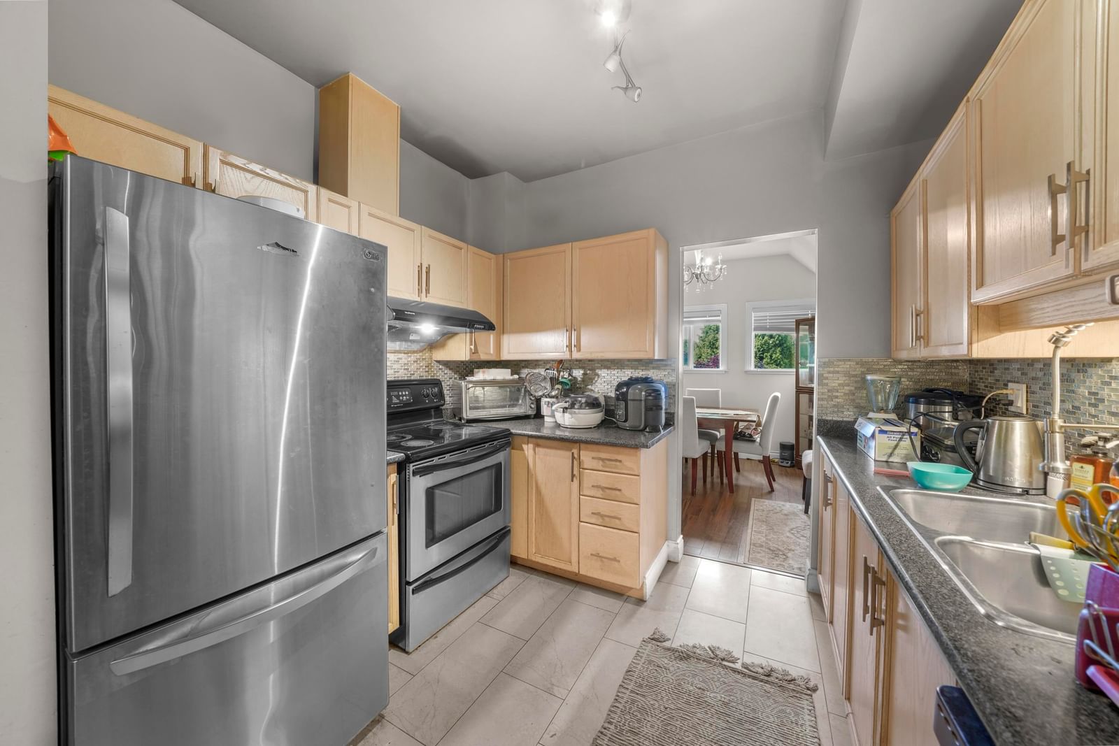Listing Image 12