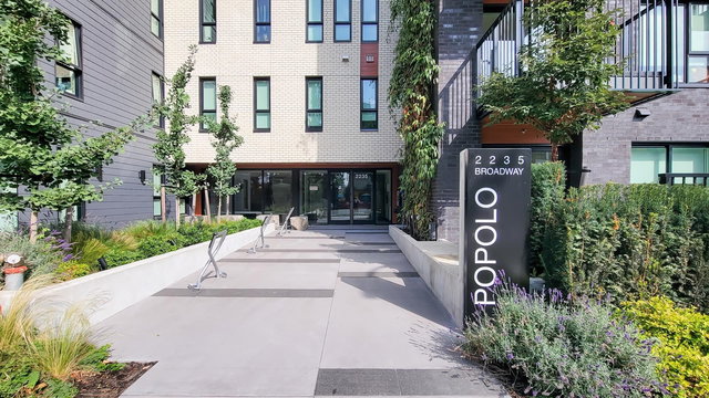 401 - 2235 Broadway E