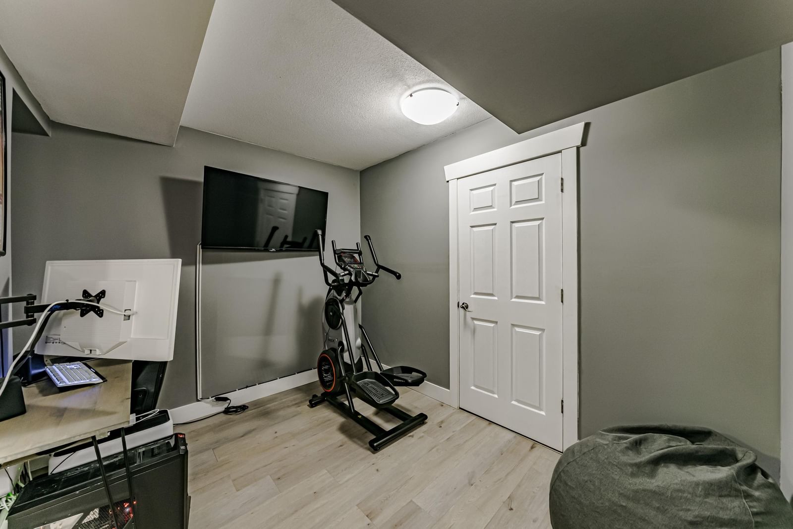 Listing Image 17