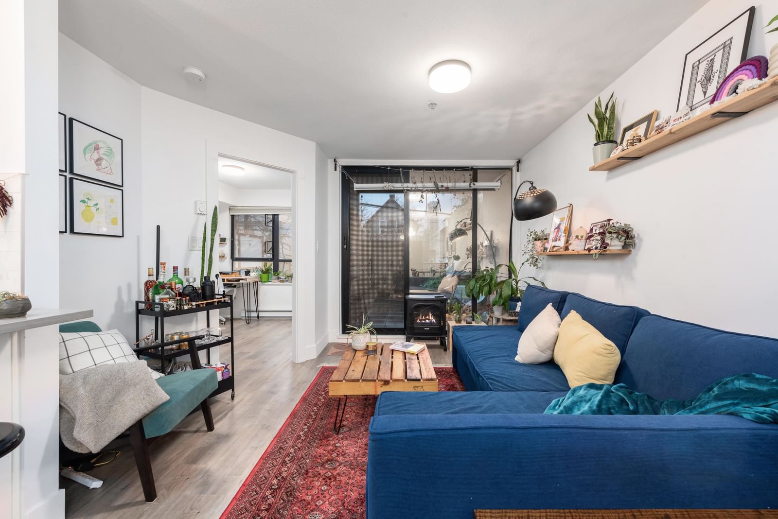 Listing Image 10