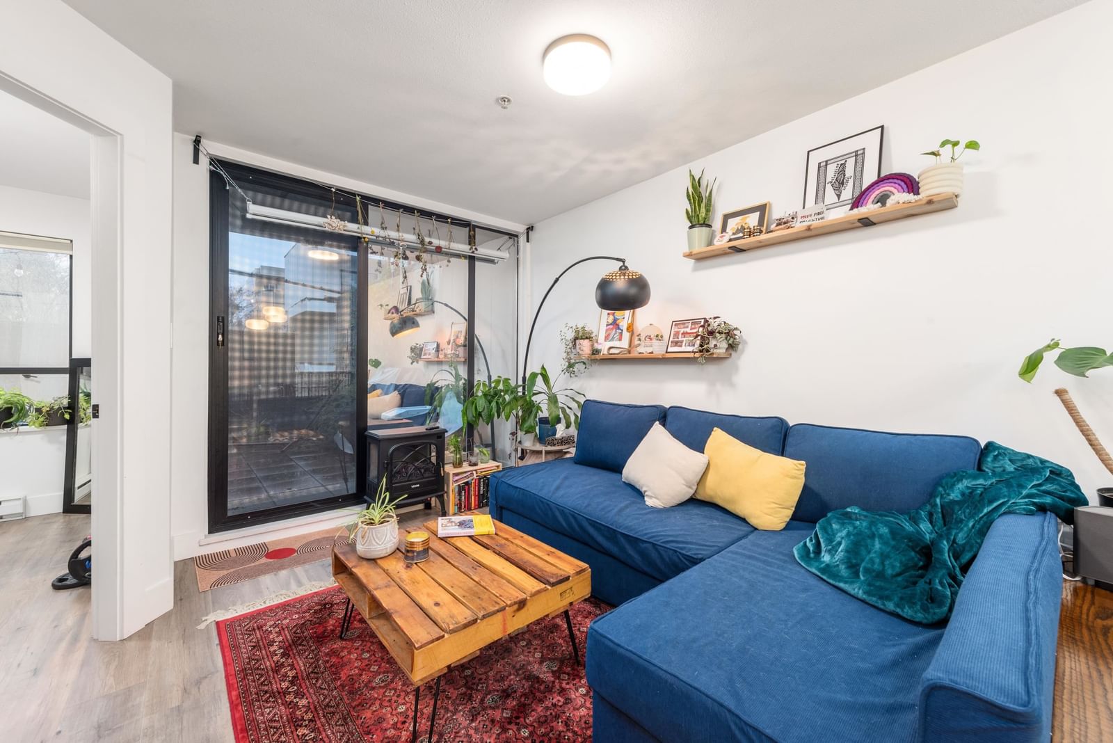 Listing Image 12