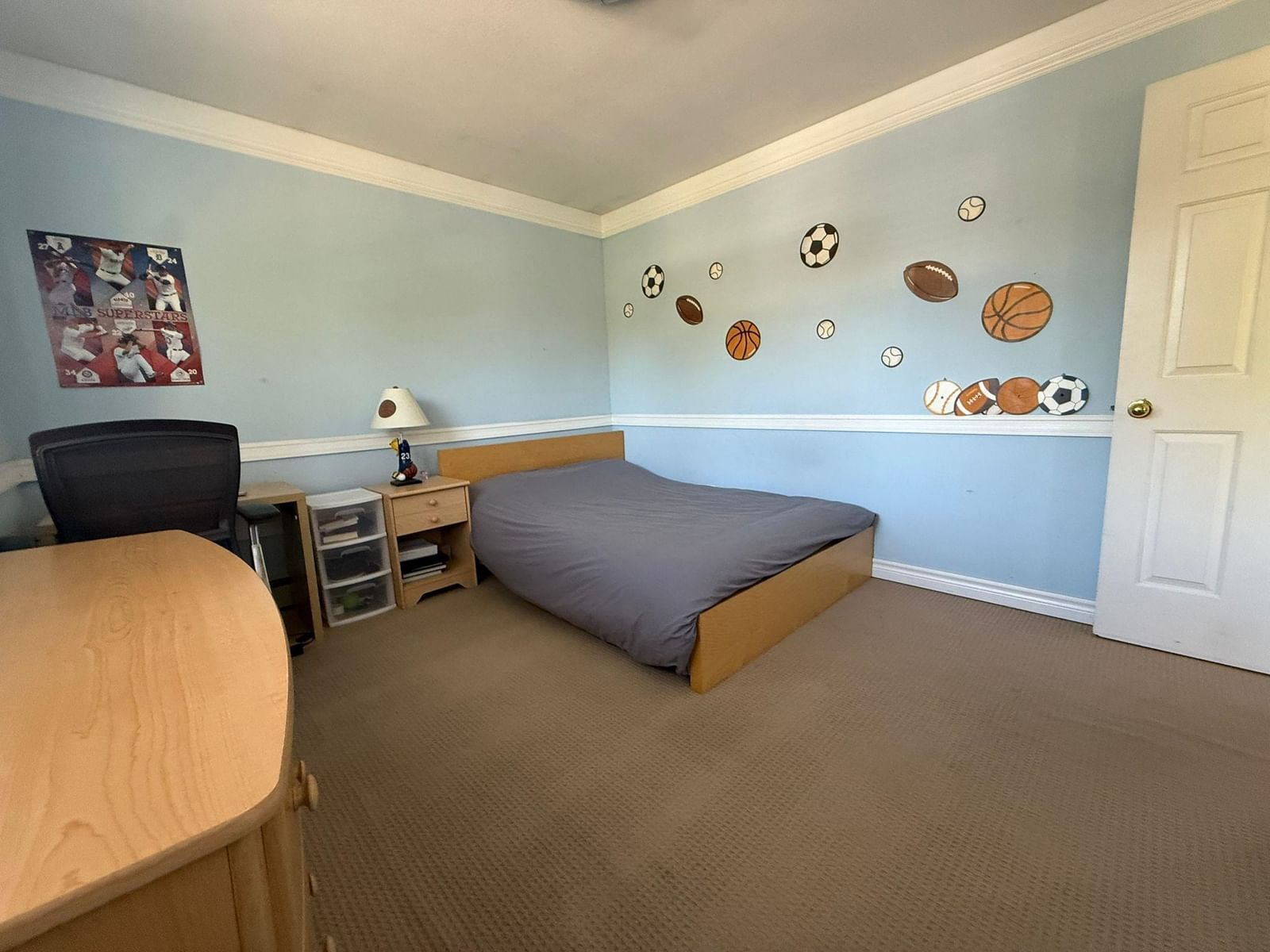 Listing Image 12