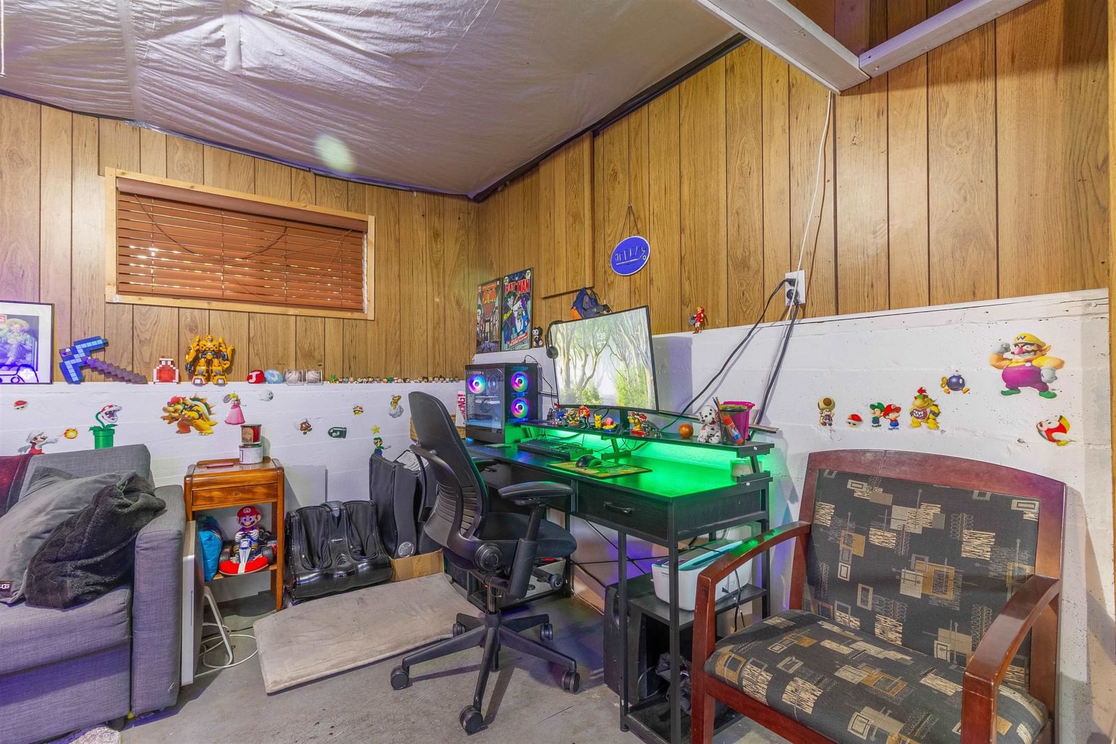 Listing Image 16