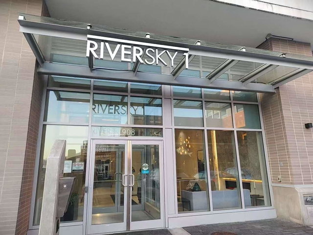 1301 - 908 Quayside Drive