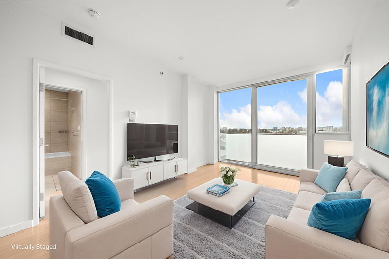 725 - 8080 Cambie Road, Richmond, V6X 0C1 | Image 3