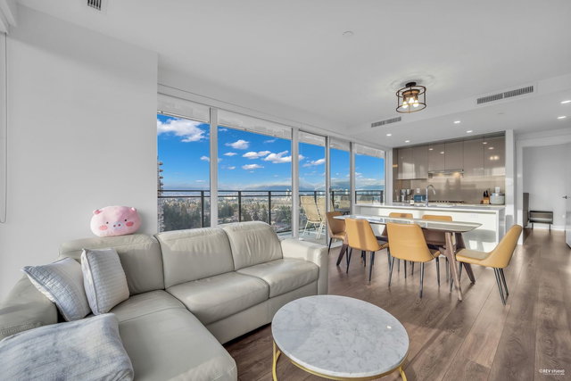 1205 - 4711 Hazel Street