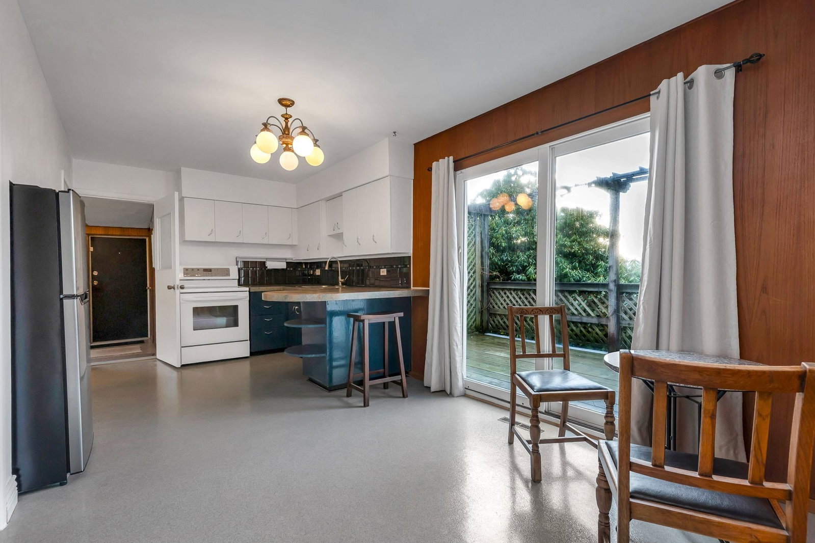 Listing Image 9
