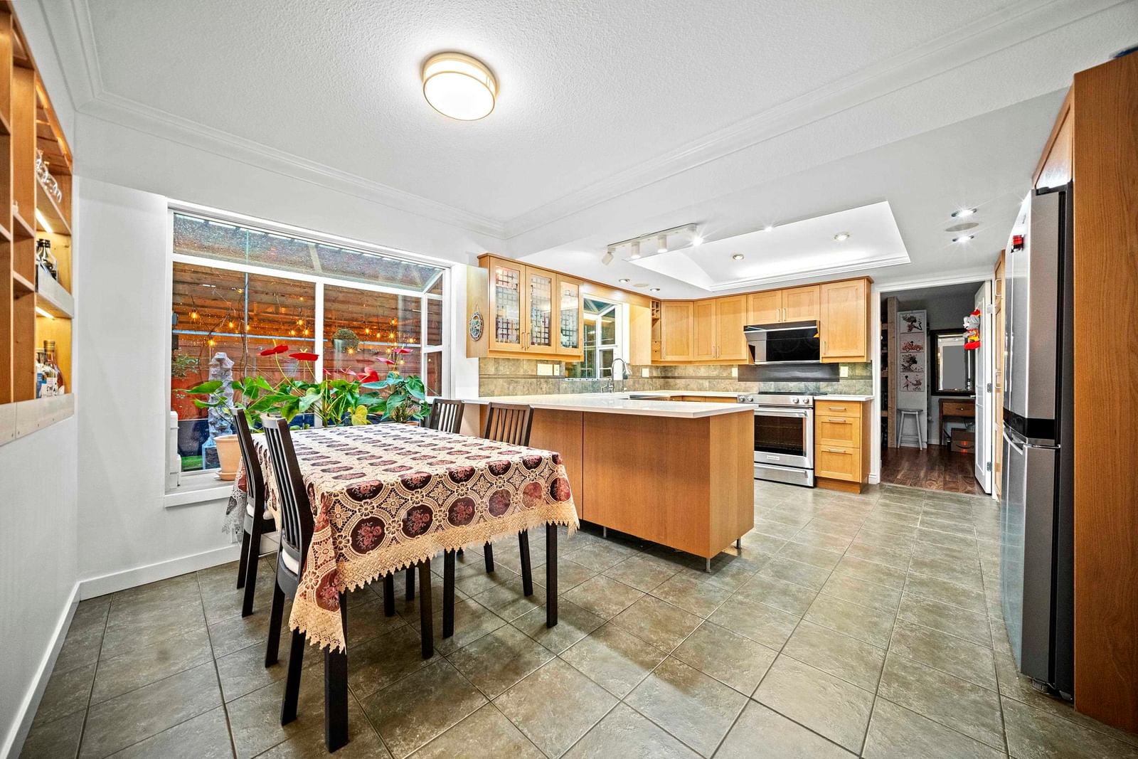 Listing Image 4