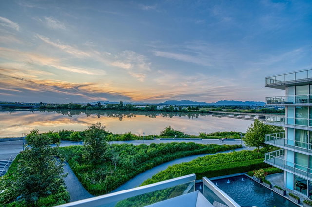 402 - 6611 Pearson Way