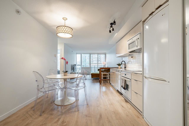 1907 - 788 Hamilton Street