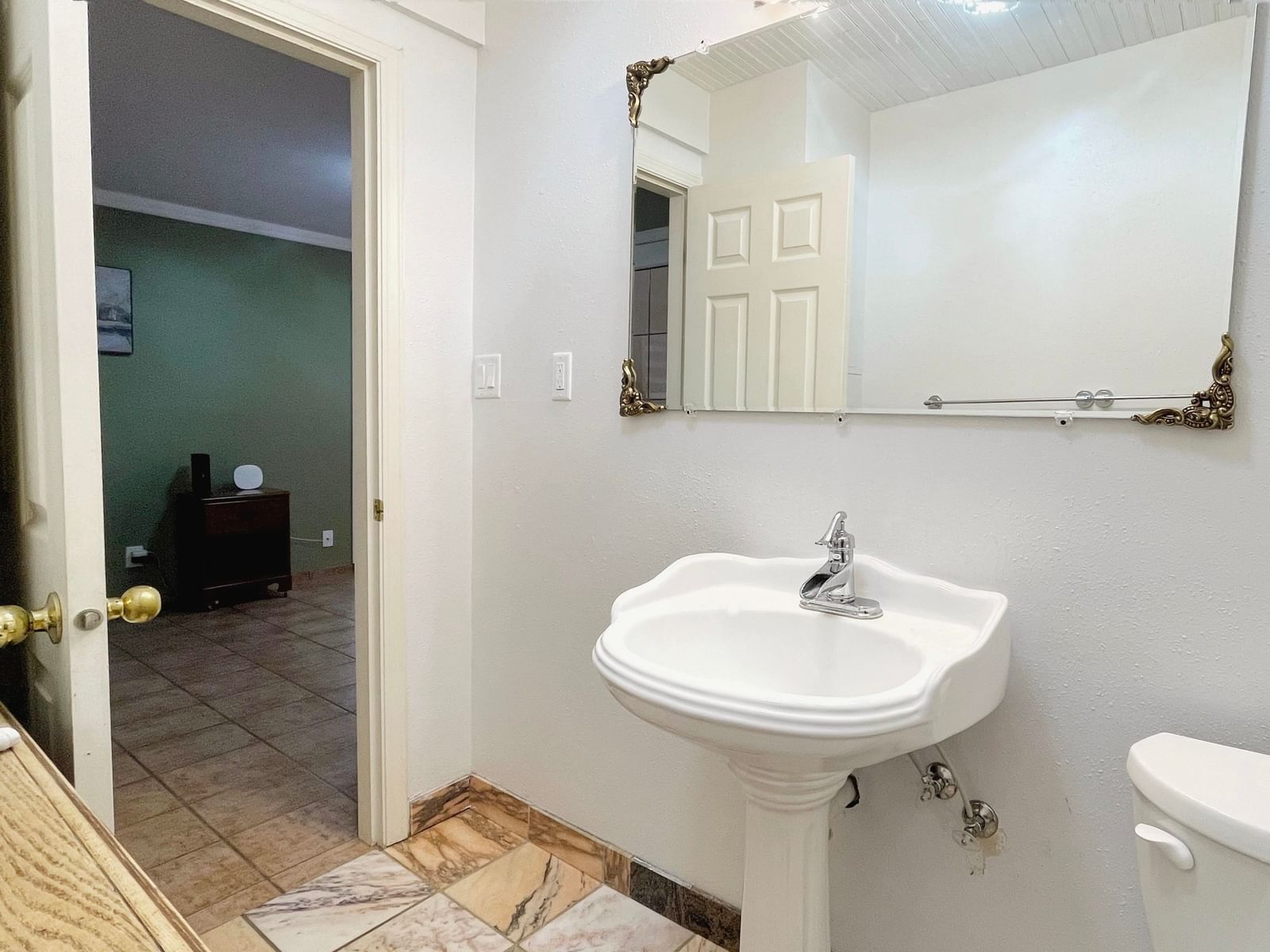 Listing Image 23