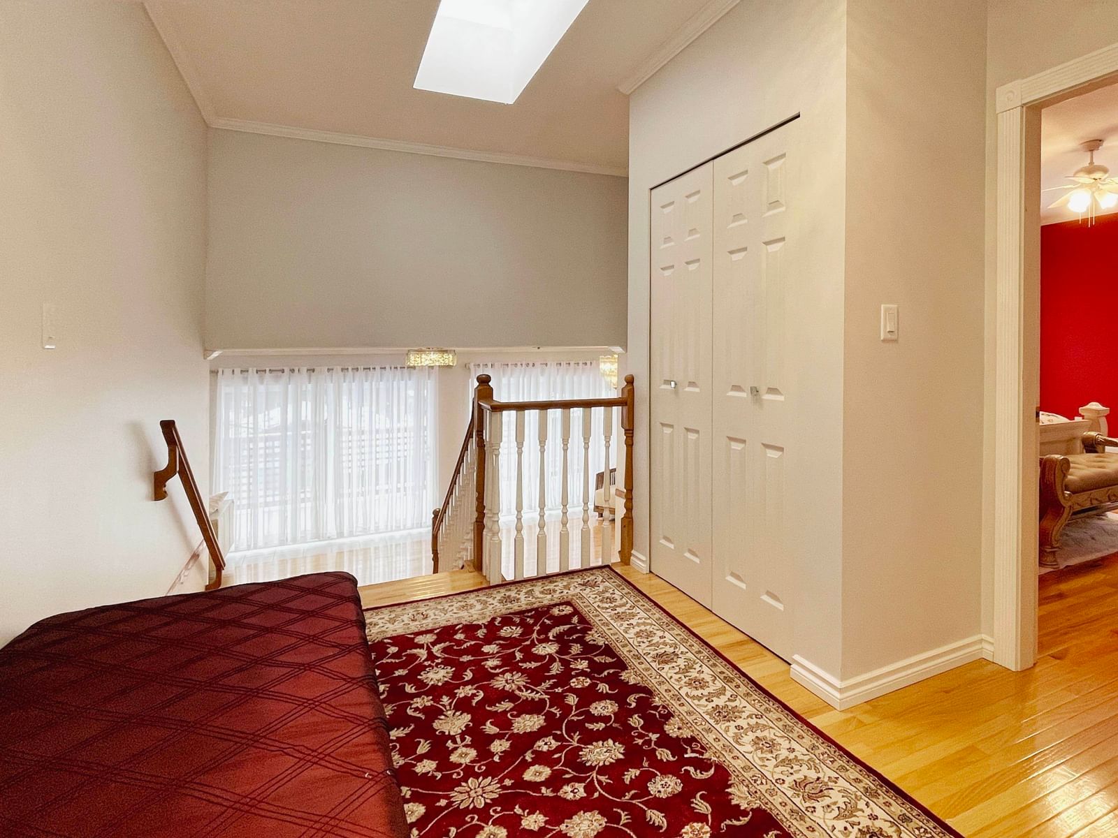 Listing Image 4