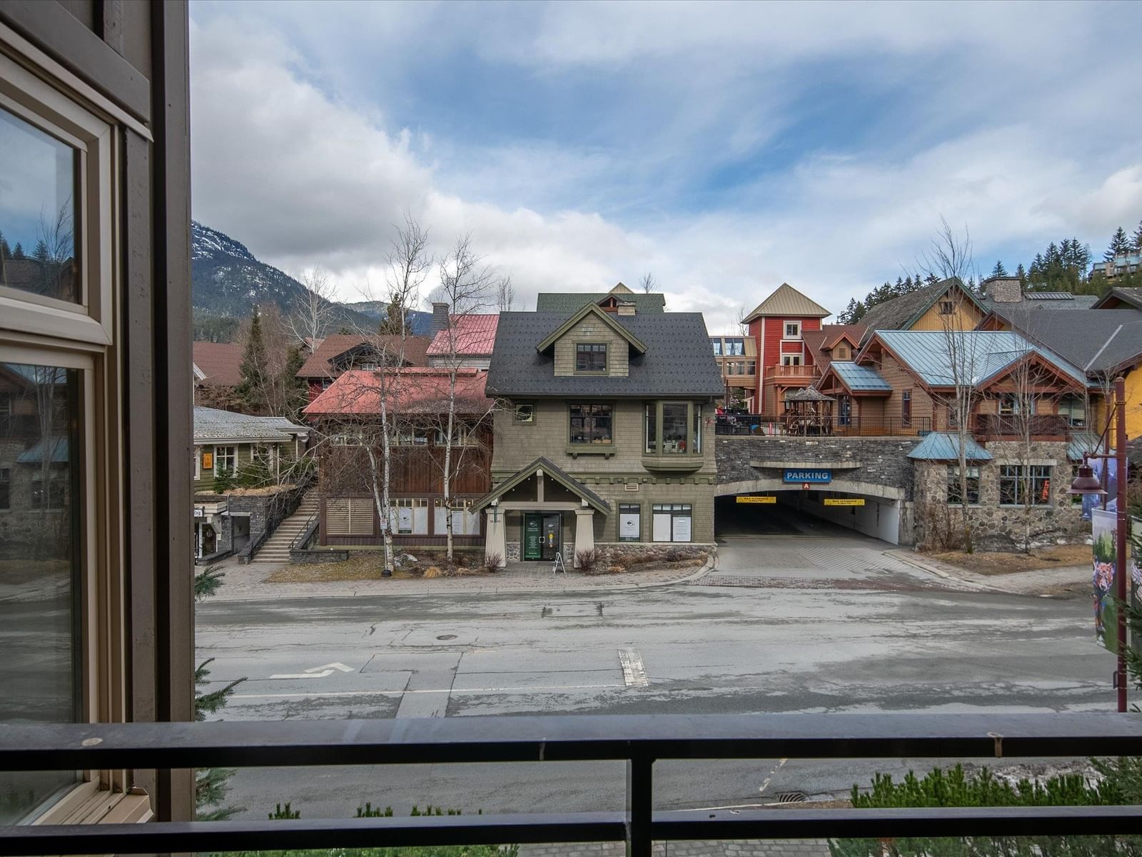 Listing Image 11