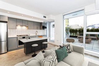 208 - 2435 Kingsway Street