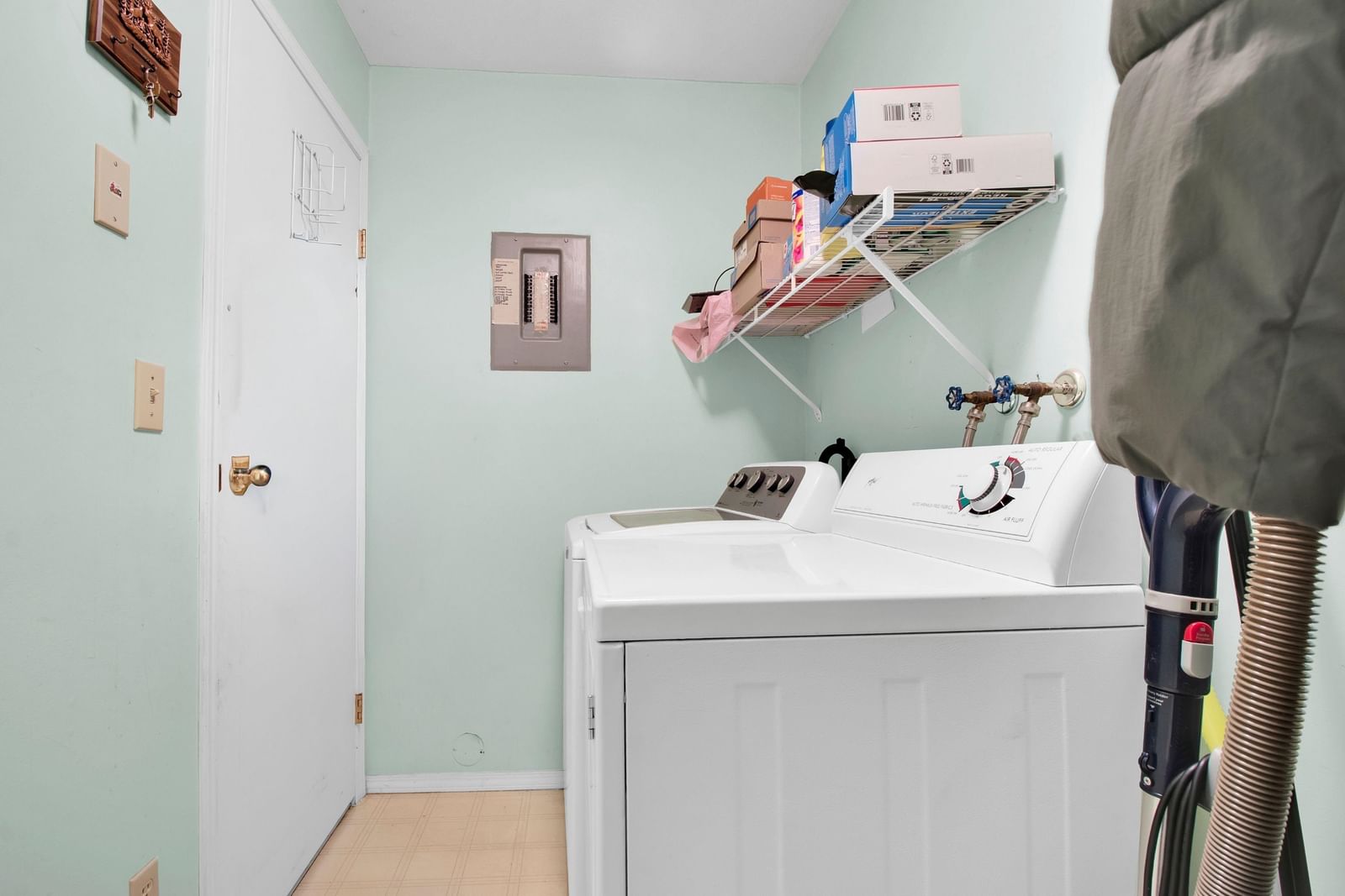 Listing Image 16