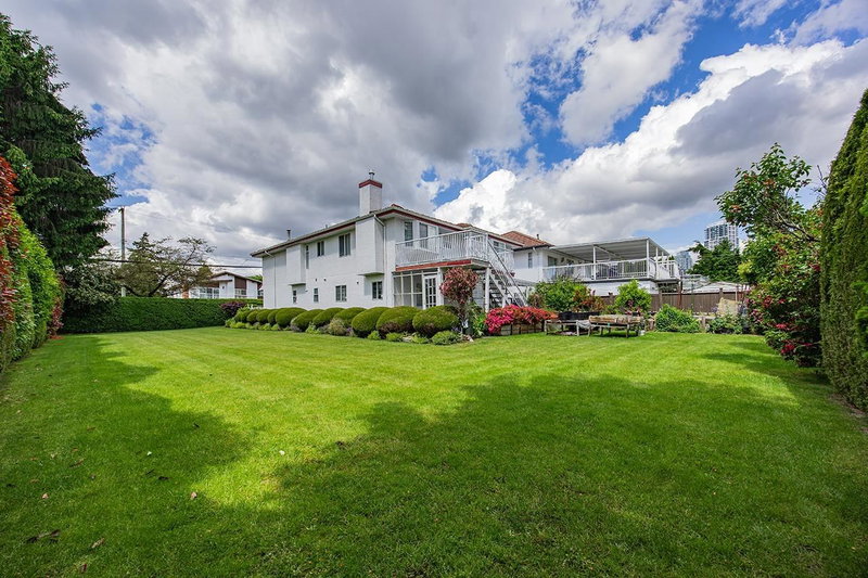 7168 Sussex Avenue, Burnaby, V5J 3V3 | Image 3