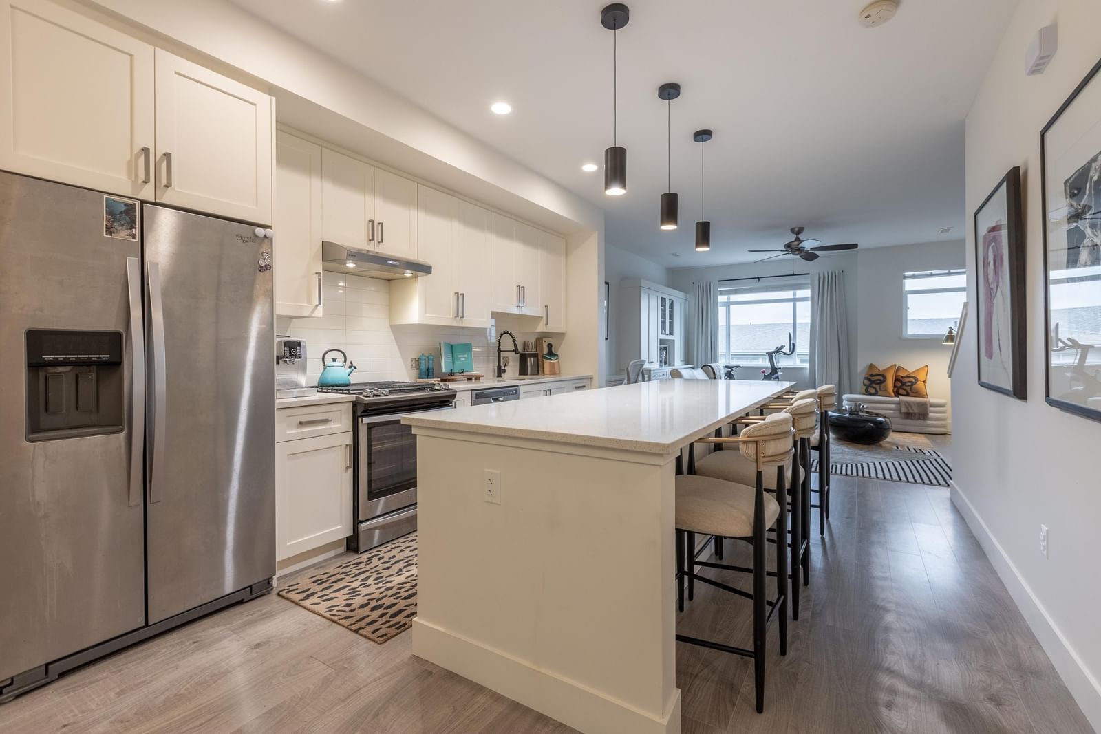 Listing Image 10